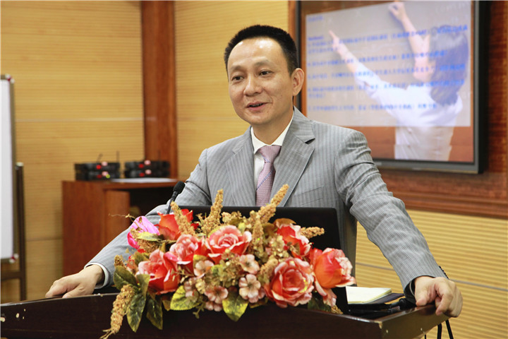 共享世界教育資源，培養(yǎng)國際精英人才