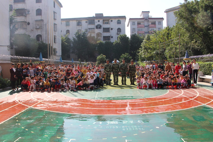 消防戰(zhàn)士走進(jìn)幼兒園，共筑消防安全新防線 