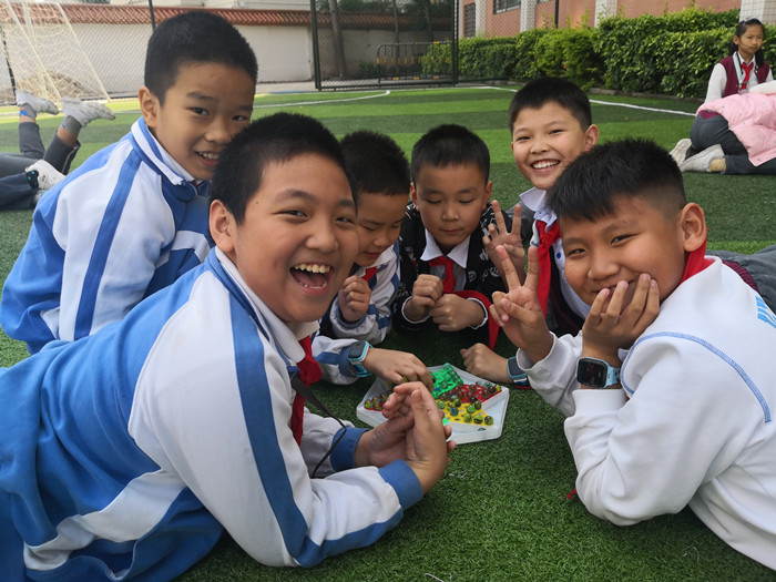 奇妙、快樂、創(chuàng)新——小學部“玩轉數(shù)學”活動周拓展學生思維創(chuàng)造力