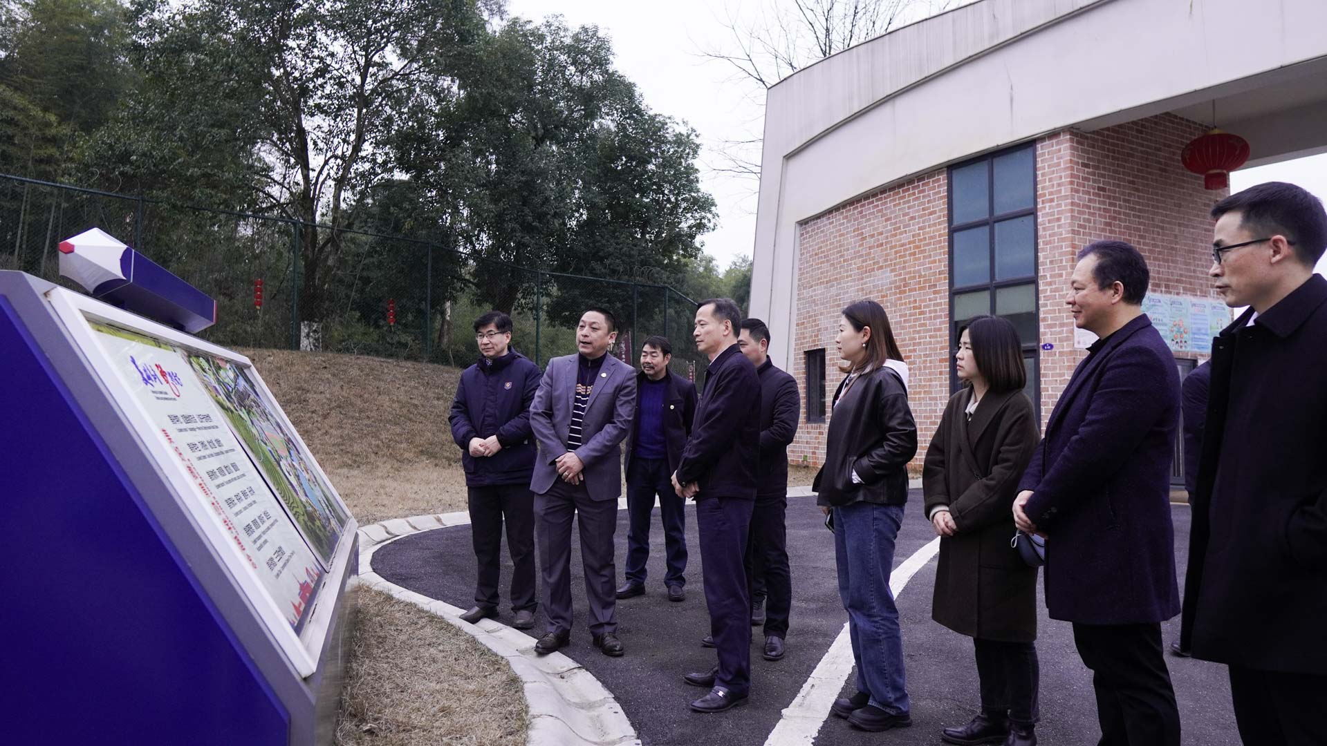 湖南省駐京辦領(lǐng)導(dǎo)調(diào)研郴州市遠恒佳學(xué)校、遠恒佳教育公園